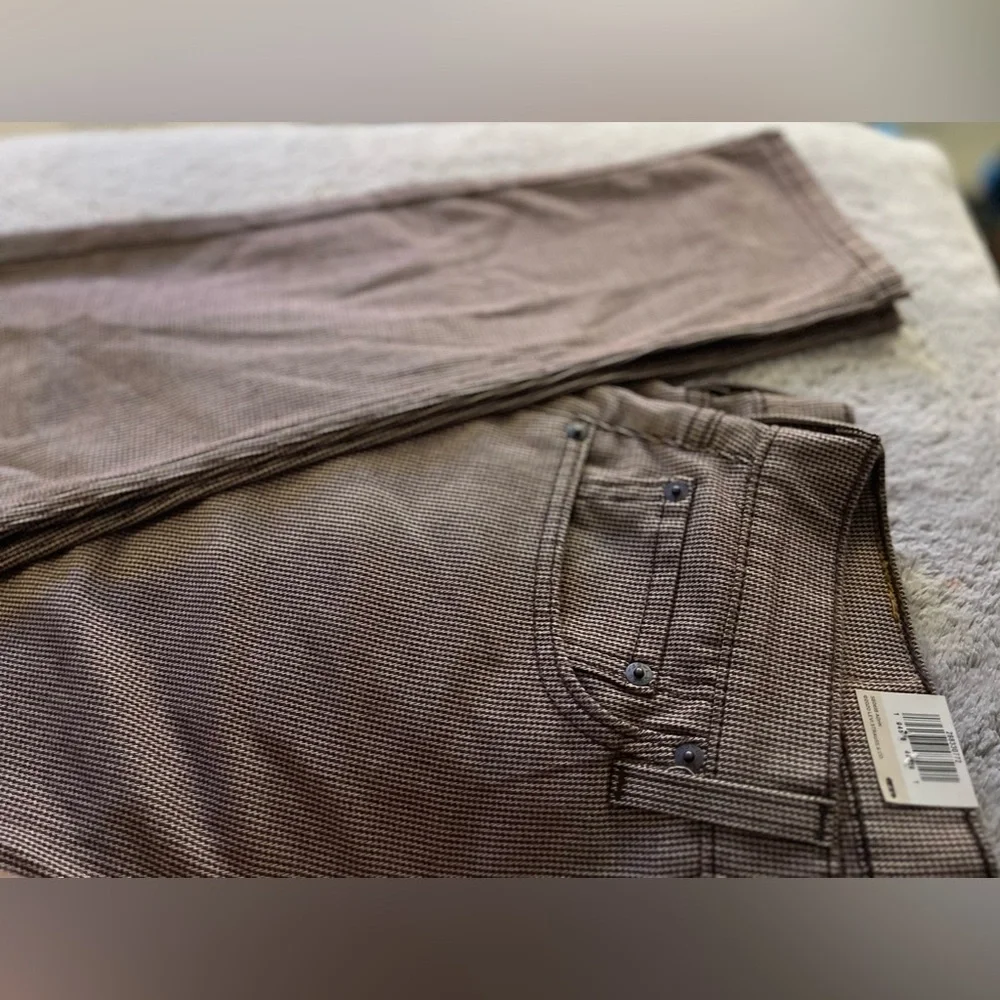 NWT- Levi’s 512, Slim Tapered, Brown Checkered Trousers